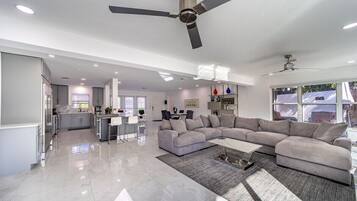 Deluxe House, Private Bathroom, Canal View | Floor plan