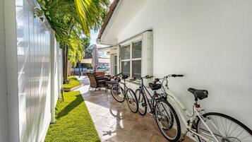 Deluxe-Haus, eigenes Bad, Kanalblick | Außenbereich