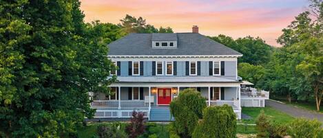 House (Multiple Bedrooms) | Front of property