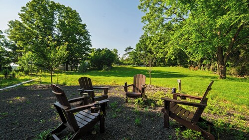 The Nightingale by Avantstay Historic Catskills Retreat Lake Views + Near Hudson Sleeps 18
