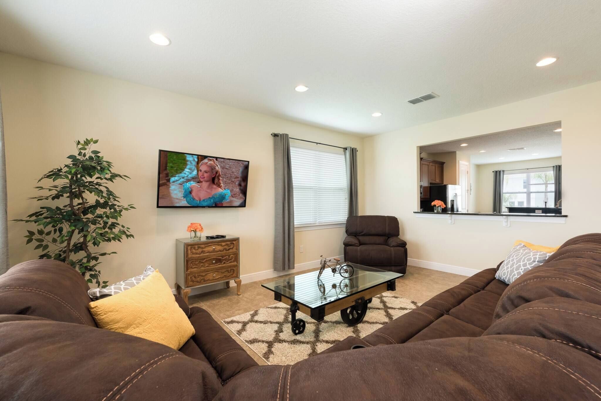 House, 6 Bedrooms, Private Pool | Living room