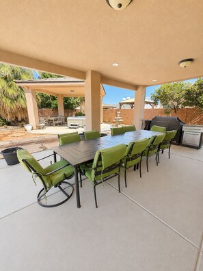 Outdoor dining