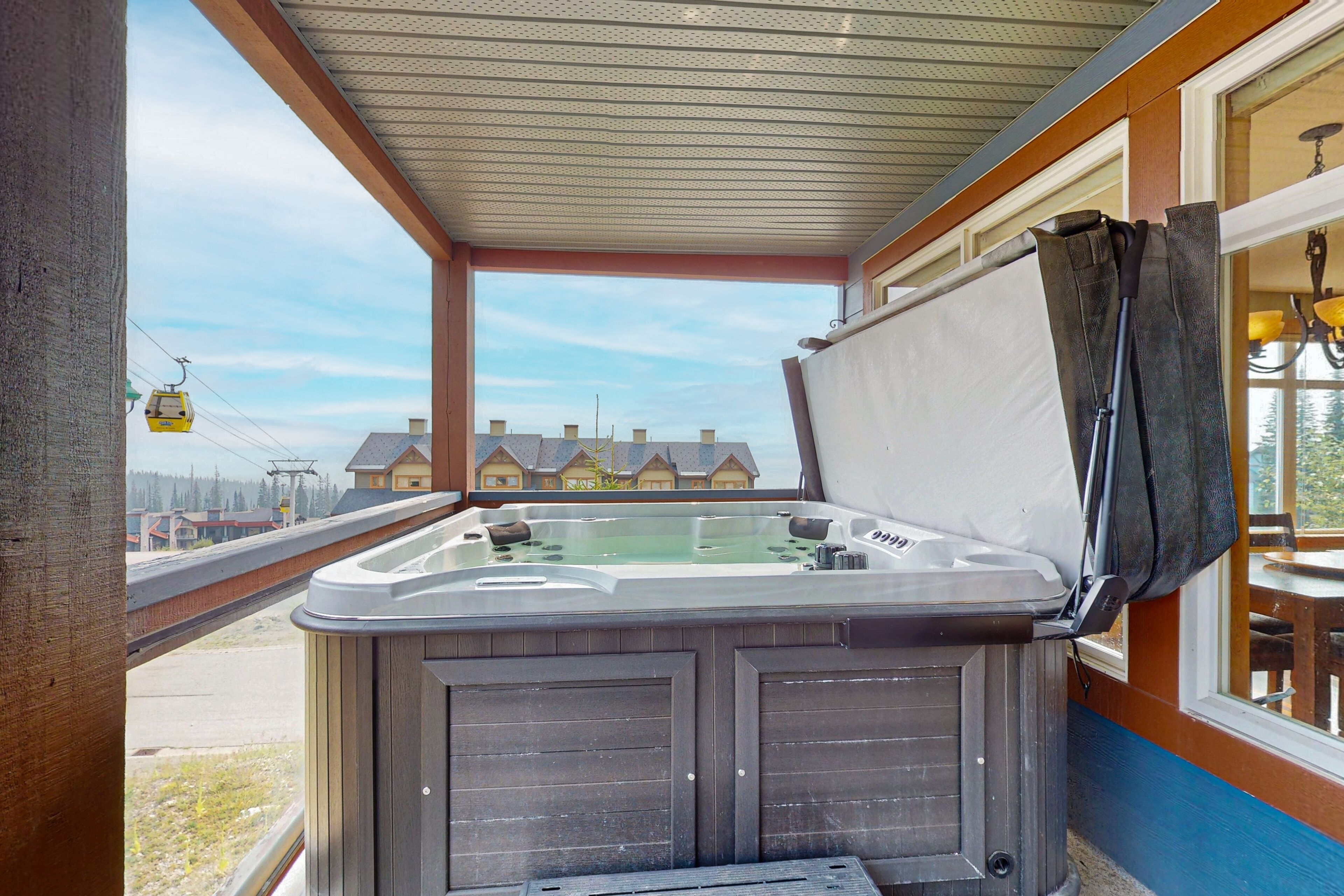 Glacier Lodge 103 | Outdoor spa tub