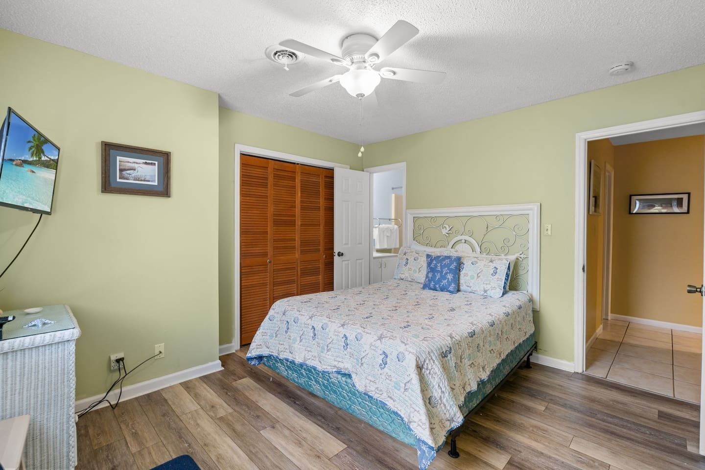 2 bedrooms, WiFi, bed sheets