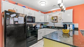 Coffee/tea maker, microwave, oven, stovetop