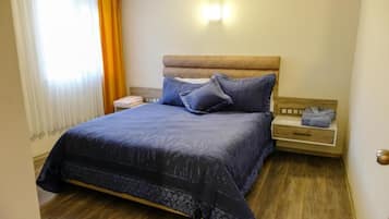 Standard Double Room Single Use, Mountain View | Desk, laptop workspace, WiFi (free)