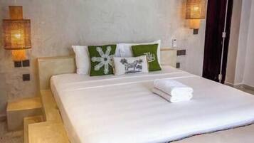 4 bedrooms, iron/ironing board, WiFi, bed sheets