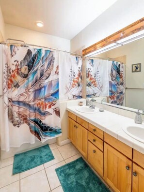 Bathroom - Garage+Walk Everywhere+Old Town Charm+ 3 Patios (Albuquerque)