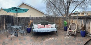 Outdoor dining - Garage+Walk Everywhere+Old Town Charm+ 3 Patios (Albuquerque)