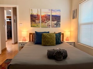 Room - Garage+Walk Everywhere+Old Town Charm+ 3 Patios (Albuquerque)