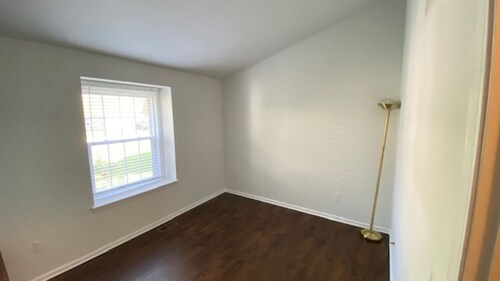 Furnished 2 BDRM 2 BA condo in Utica - LONG TERM