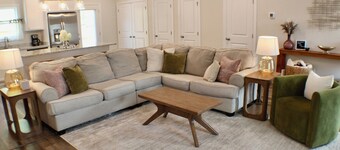 The Bodda Getta Bungalow! Centrally Located 3 Bedroom Townhome in Auburn/Opelika