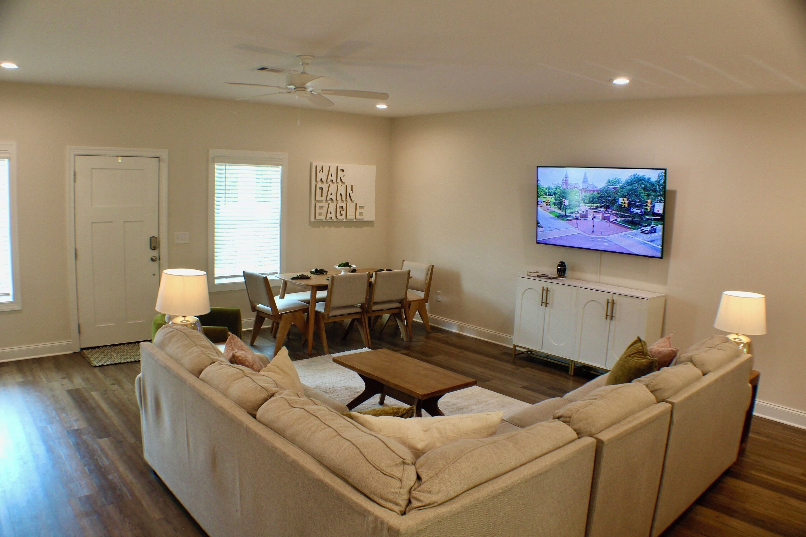 The Bodda Getta Bungalow! Centrally Located 3 Bedroom Townhome In Auburn/opelika - Auburn, AL