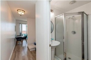 Unclassified image, 4 of 25, button - POOL and 2 min to BEACH, Hottub, WALK to fun/Food (Fort Walton Beach)