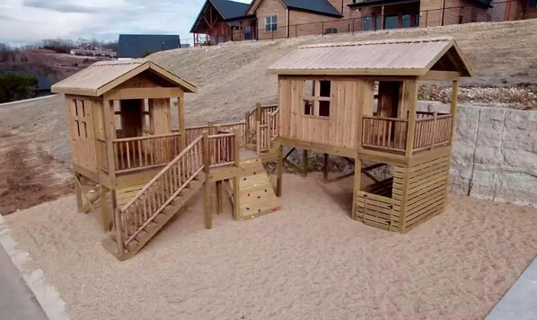 Children's area - Luxe 4BR-4BA, Branson Retreat with Lake Views, Pools + Pickleball (Branson)