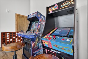 Game room - Luxe 4BR-4BA, Branson Retreat with Lake Views, Pools + Pickleball (Branson)
