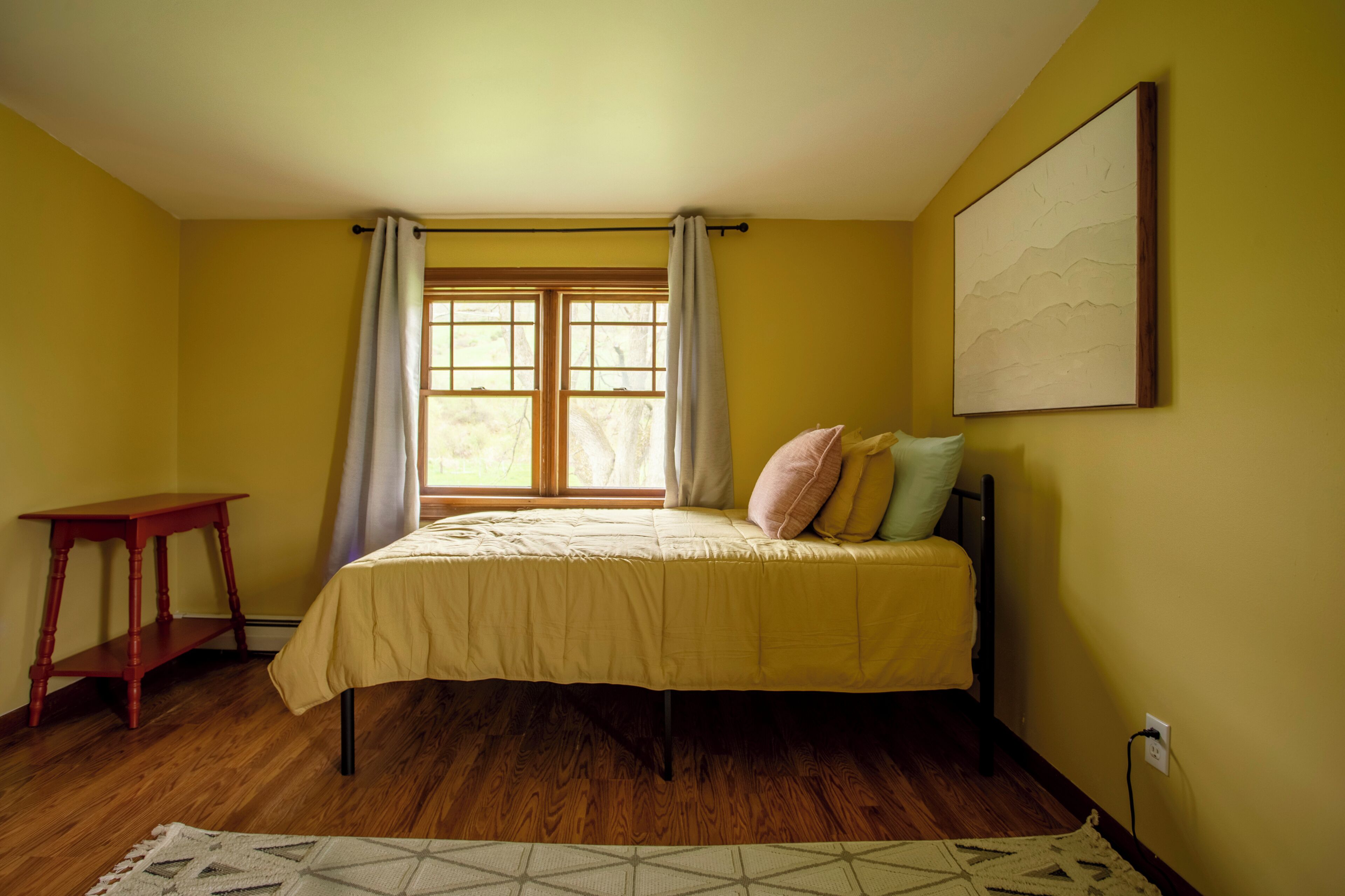 5 bedrooms, WiFi, bed sheets