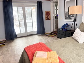 5 bedrooms, WiFi, bed sheets