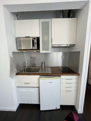 Private kitchen - Vrbo Property (SEIGNOSSE)