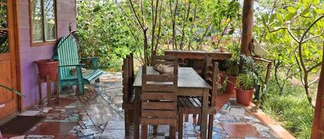 Familienchalet, Gartenblick | Speisen im Freien
