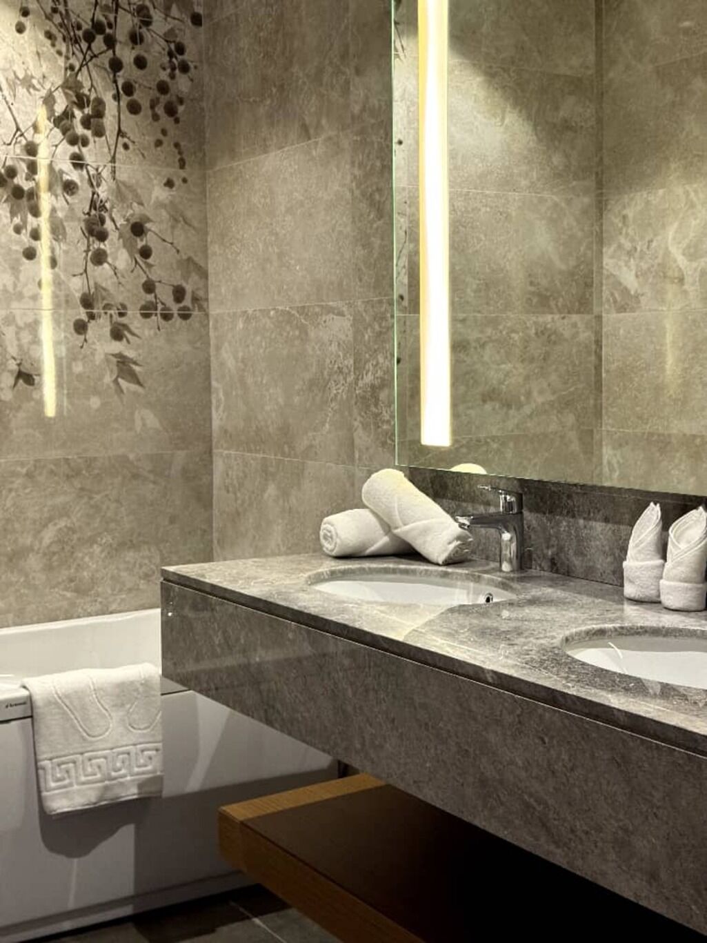 Classic Twin Room | Bathroom | Hair dryer, towels, soap, shampoo