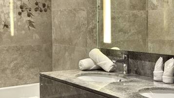 Classic Twin Room | Bathroom | Hair dryer, towels, soap, shampoo