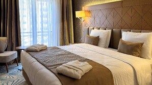 Junior Suite | In-room safe, desk, laptop workspace, free WiFi - KBF Hotel (Algiers)