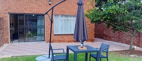 Apartment, 2 Bedrooms, Accessible | Outdoor dining