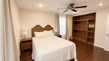 4 bedrooms, iron/ironing board, Internet, bed sheets