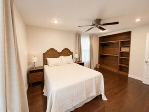 4 bedrooms, iron/ironing board, Internet, bed sheets - Spacious 4BR Home · Open Kitchen-Dining · Covered Patio · Sleeps 8 (Garland)