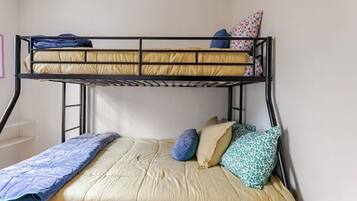 3 bedrooms, WiFi, bed sheets