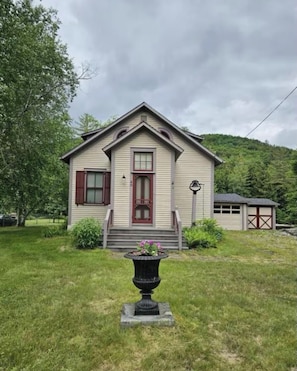 Exterior - Historic Schoolhouse on river in enchanting Keene Valley Adirondacks (Keene Valley)
