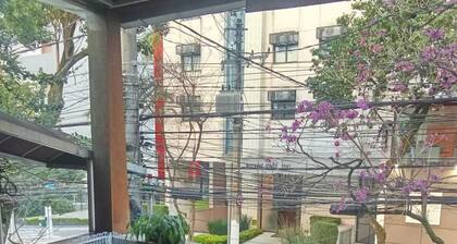 Bella Paulista Hostel