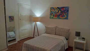Quarto casal clássico, vista para a cidade | Wi-Fi de cortesia