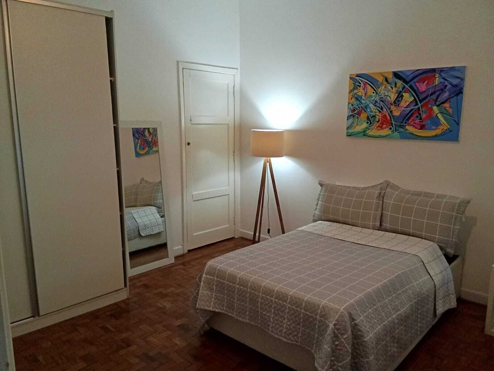 Quarto casal clássico, vista para a cidade | Wi-Fi de cortesia