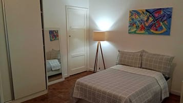 Quarto casal clássico, vista para a cidade | Wi-Fi de cortesia