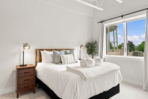 Room - Nature Escape @ The Commons (Traverse City)
