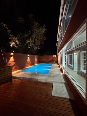 Piscina externa sazonal