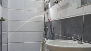 Chambre Double Deluxe, balcon | Salle de bain