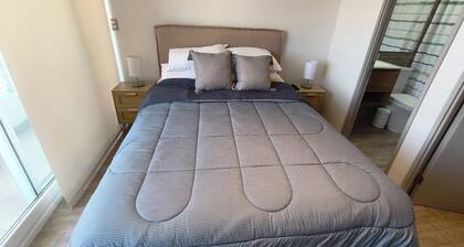 2-bedroom condo in beautiful Santiago with AC and fitness room