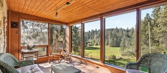 Storybook Cottage Hideaway 10 Acres + Riverfront