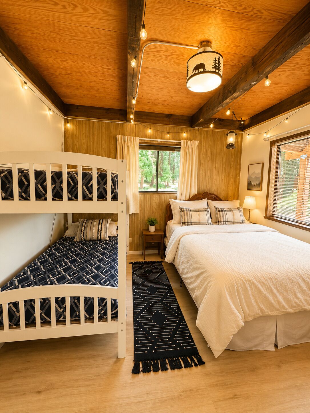 3 bedrooms, iron/ironing board, WiFi (free), bed sheets