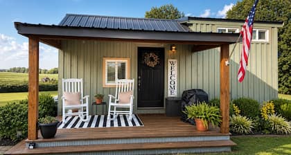 Cozy Tiny Home with Country Sunsets and a Firepit