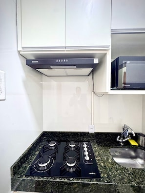 Unclassified image, 2 of 44, button - Ed. Arcângelo Maletta (Belo Horizonte)