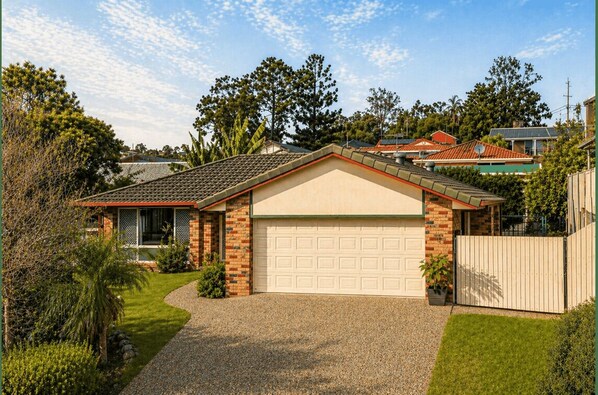 Exterior - Comfortable Family Home | Bethania 4B (Bethania)