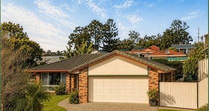 Comfortable Family Home | Bethania 4B