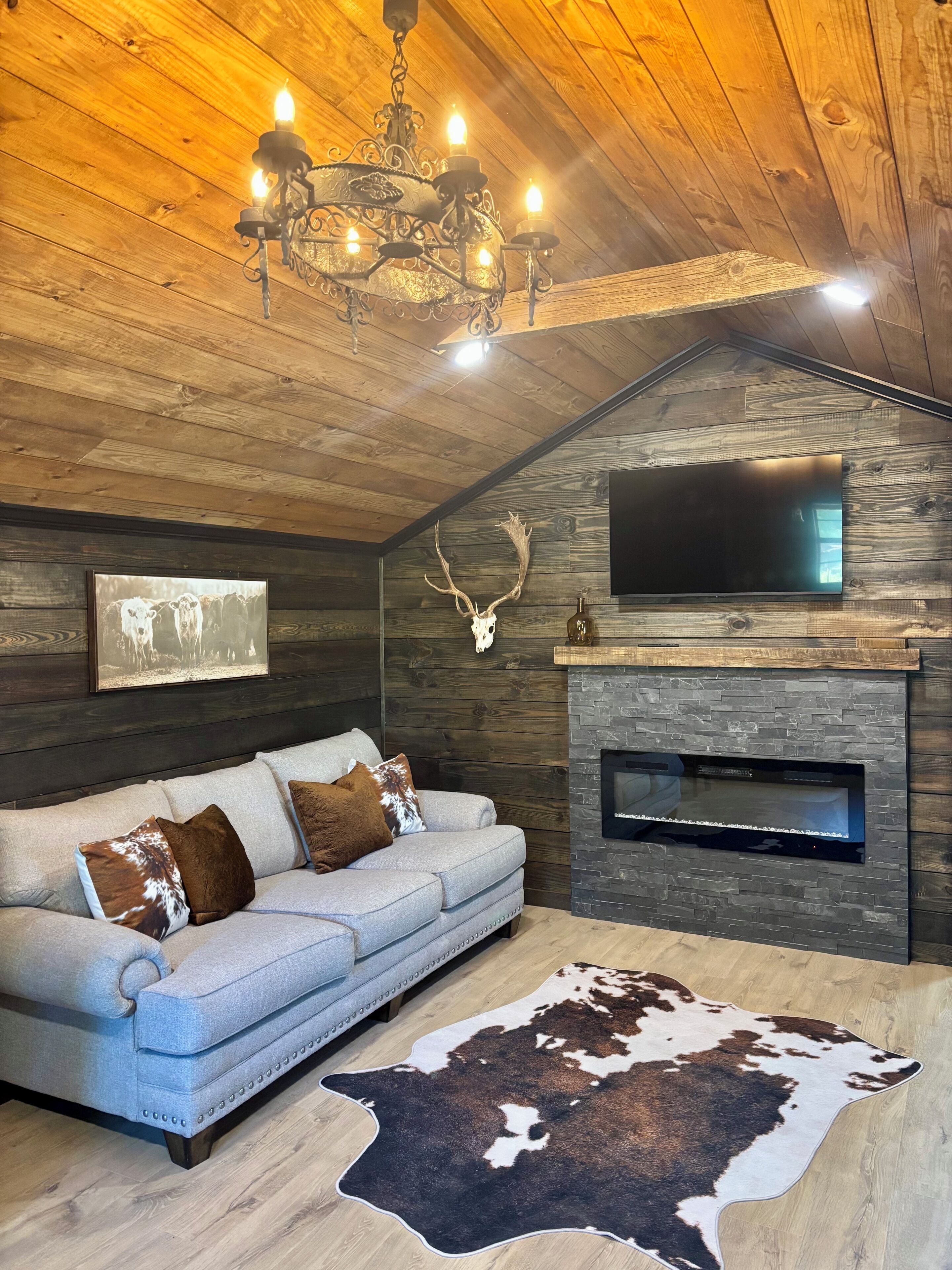 Beautiful 1-bedroom Cabin 1.8 Miles Outside Of Oakwood With No Neighbors. - Texas