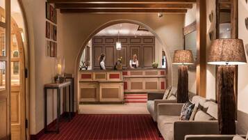 Hus | Lobby
