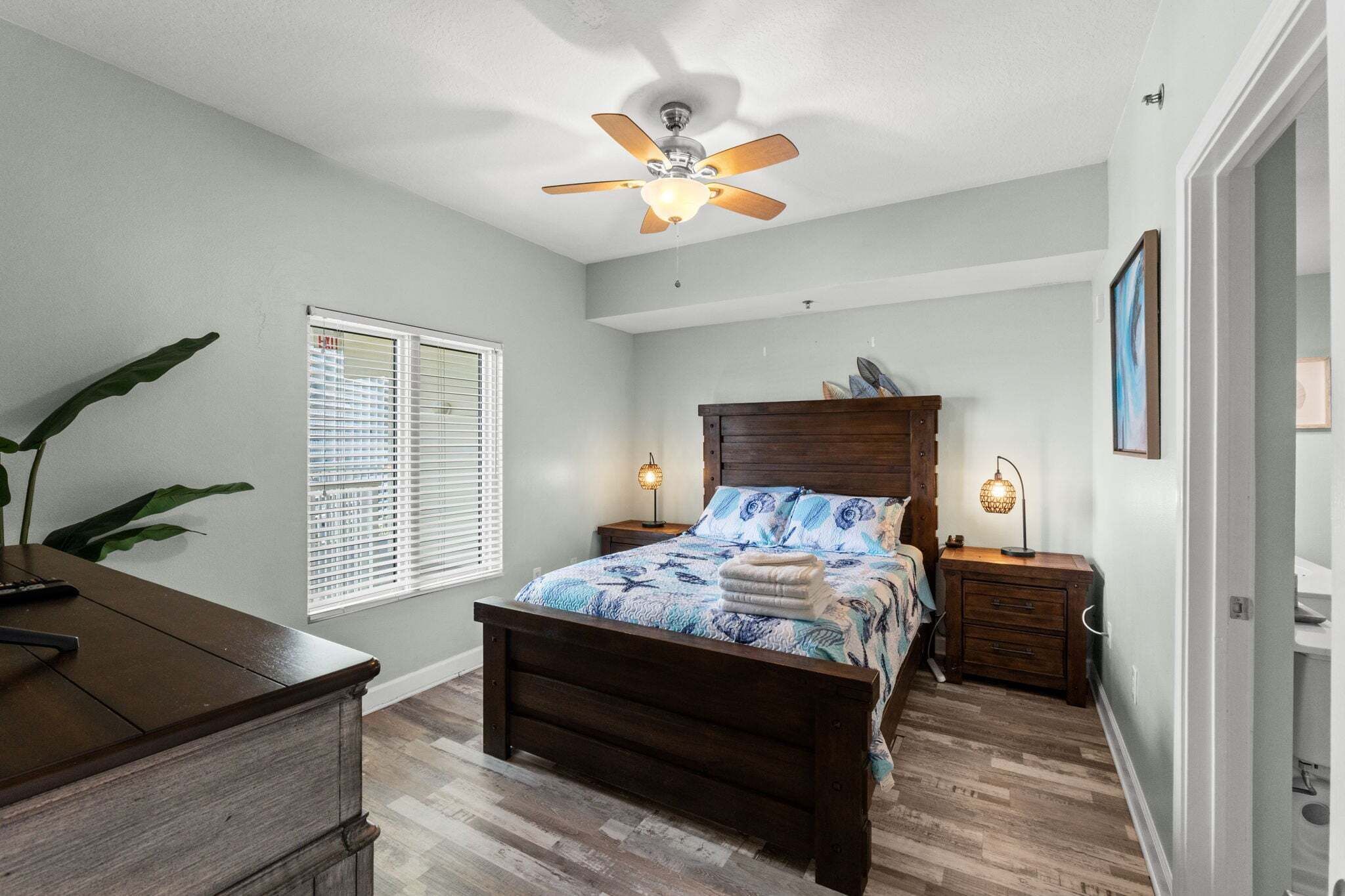 2 bedrooms, WiFi (free), bed sheets