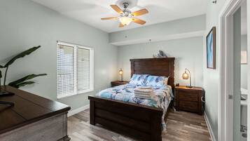 2 bedrooms, WiFi (free), bed sheets